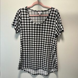EUC- Women’s LuLaRoe Black and White Plaid Short Sleeve Classic Tee Size Medium